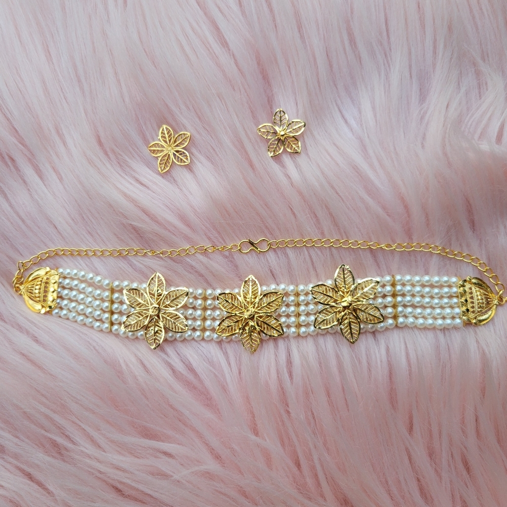 Gold Collar Necklace Choker with White Beads and Flower Earrings for Women/ NWT